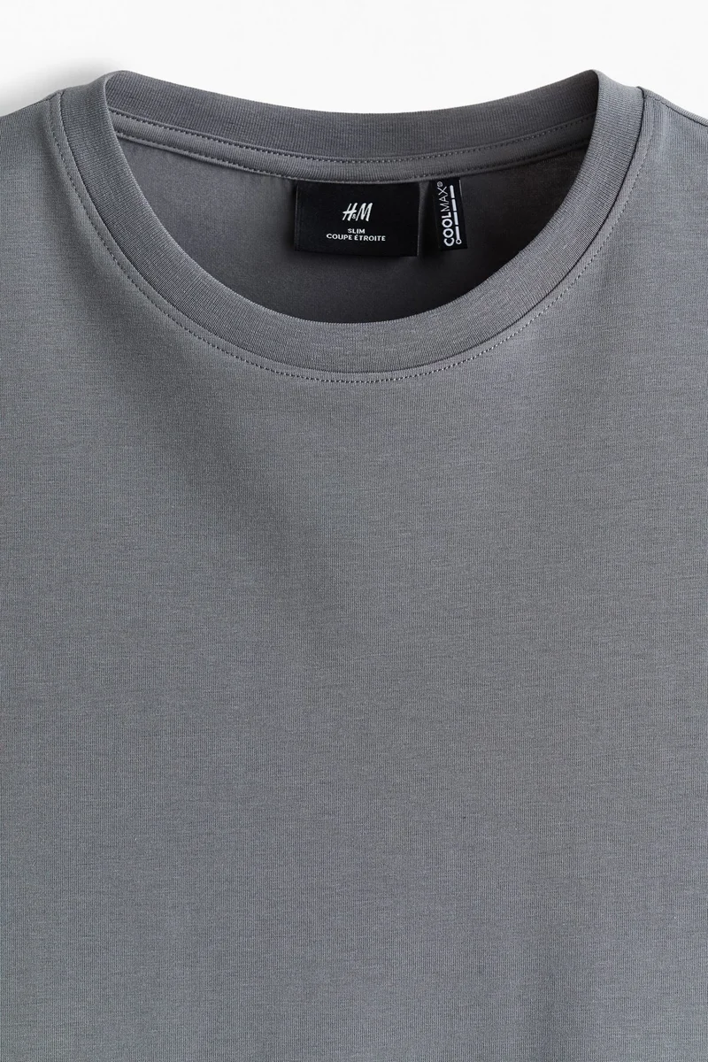 اتش اند ام تي-شيرت بقصّة سلِم من نسيج كول ماكس